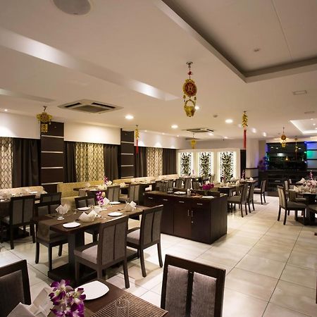 Hotel Central Park Siliguri Bagian luar foto