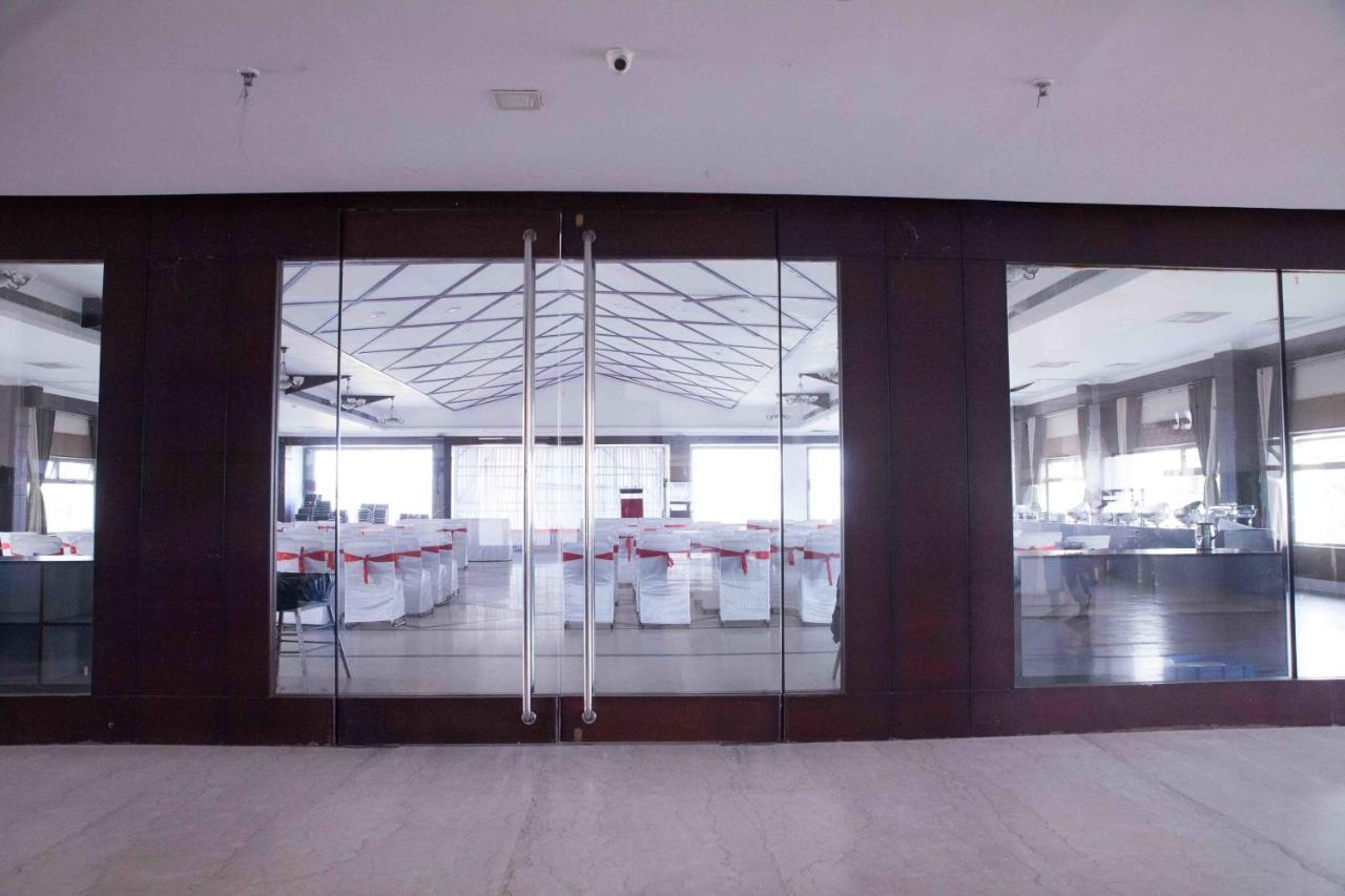 Hotel Central Park Siliguri Bagian luar foto