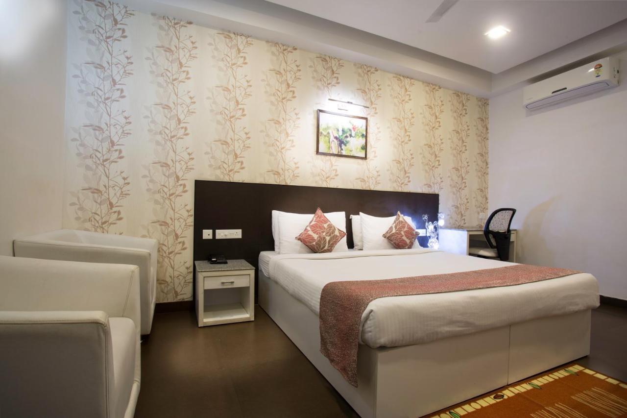 Hotel Central Park Siliguri Bagian luar foto