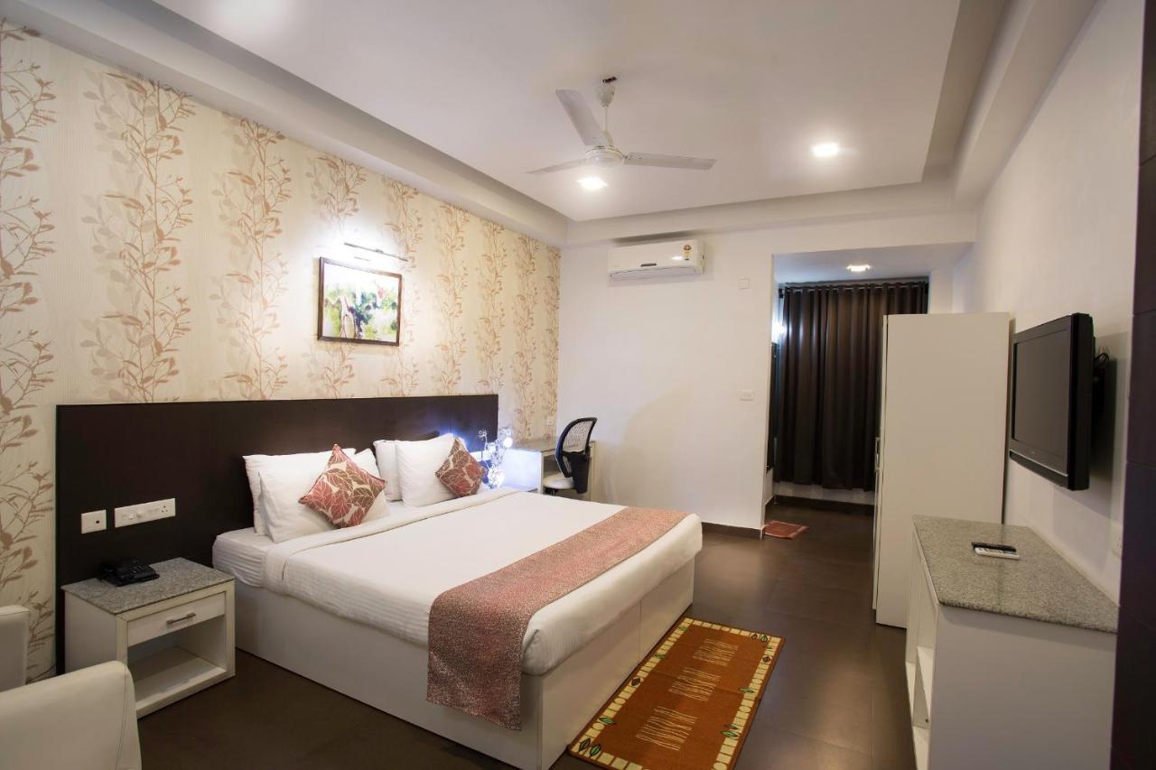 Hotel Central Park Siliguri Bagian luar foto