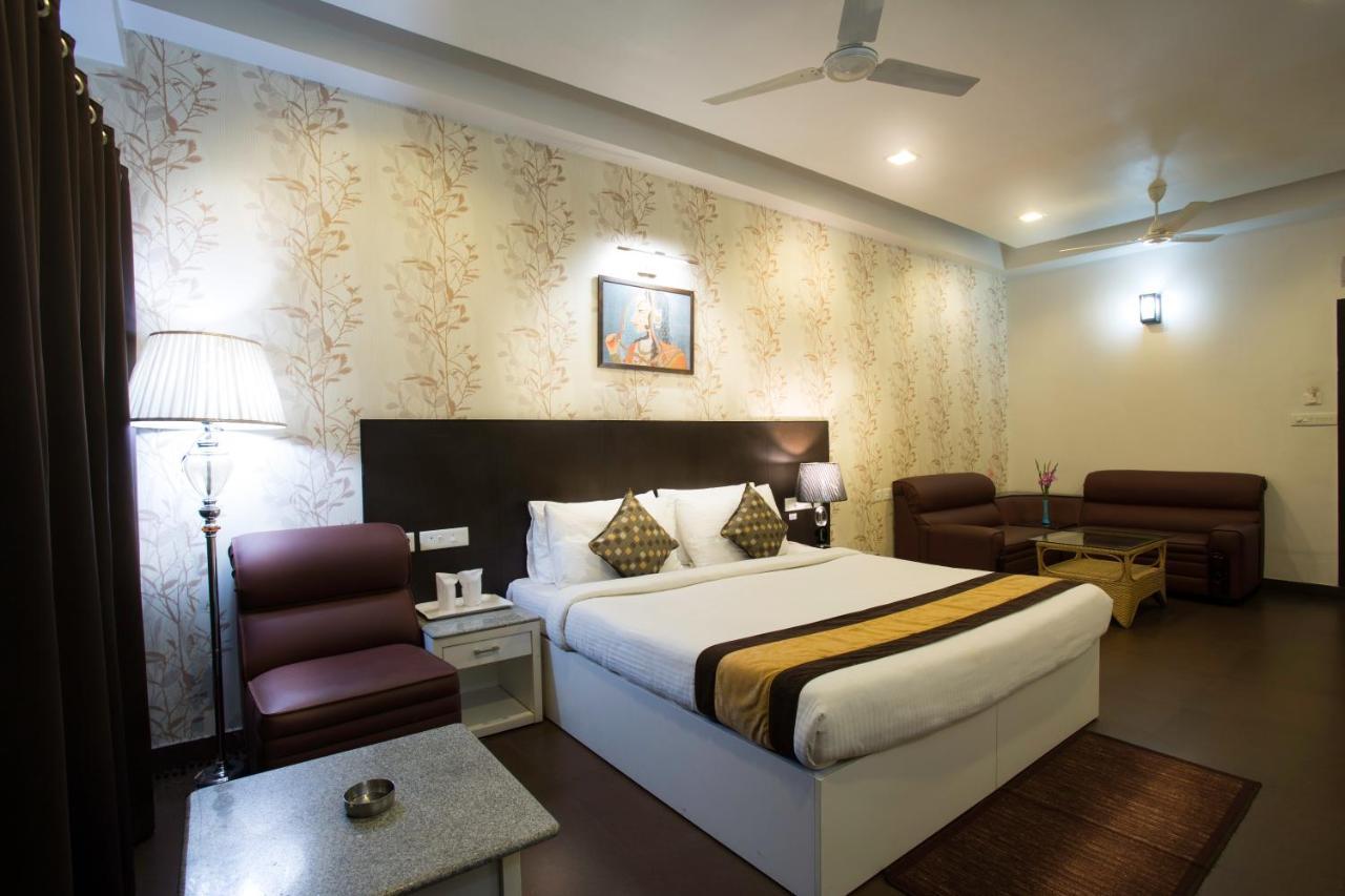 Hotel Central Park Siliguri Bagian luar foto