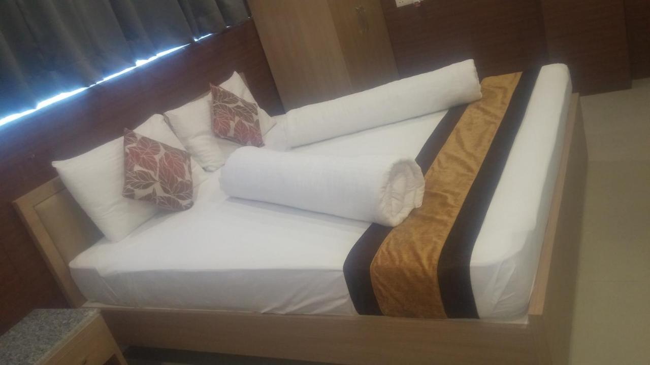 Hotel Central Park Siliguri Bagian luar foto