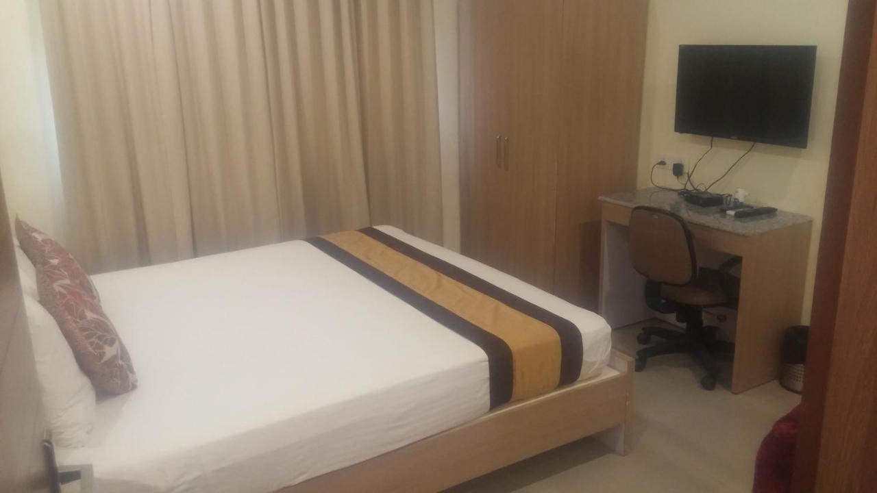 Hotel Central Park Siliguri Bagian luar foto